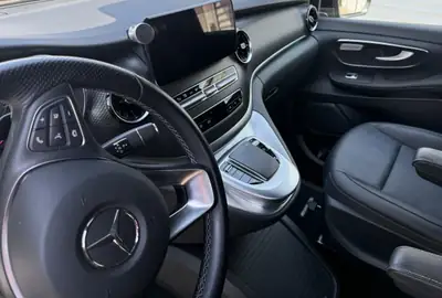 Mercedes-Benz V 300 d Avantgarde — Monospace premium 4x4, 110'000 km, sans sinistre — détail