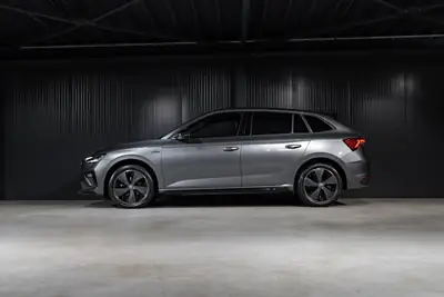 Škoda Scala 1.5 TSI Monte Carlo — Berline dynamique, garantie 5 ans, toit panoramique — Heckansicht