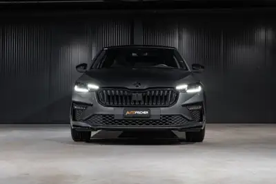 Škoda Scala 1.5 TSI Monte Carlo — Berline dynamique, garantie 5 ans, toit panoramique — Innenraum