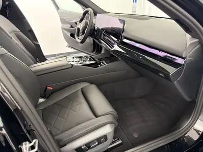 BMW 520d xDrive Touring MSport Pro 2025 — Diesel hybride 48V, 6400 km seulement — Miniature 9