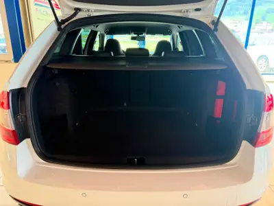 Skoda Octavia Combi 2.0 TDI RS — Break diesel performant, 184 ch, sans sinistre — Miniatura 14
