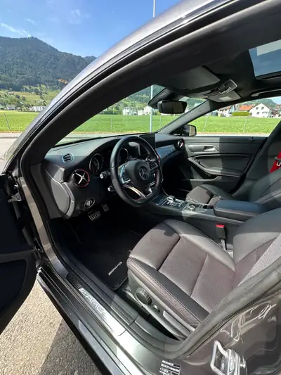 Mercedes-Benz CLA 45 AMG 4matic+ — Berline sportive 387 ch, seulement 34'000 km — Miniature 10