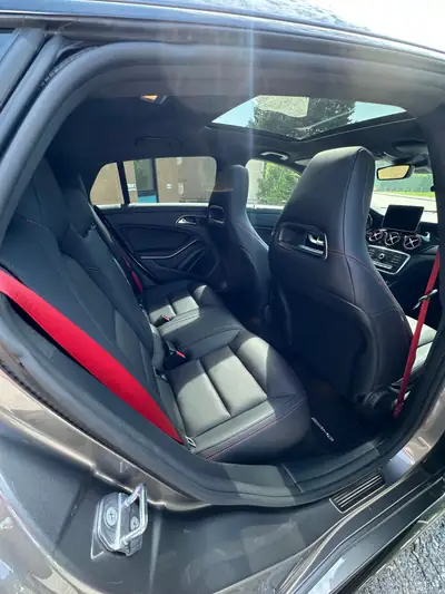 Mercedes-Benz CLA 45 AMG 4matic+ — Berline sportive 387 ch, seulement 34'000 km — Miniature 13