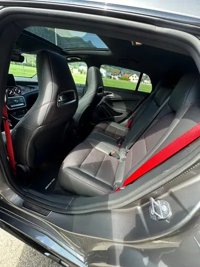 Mercedes-Benz CLA 45 AMG 4matic+ — Berline sportive 387 ch, seulement 34'000 km — Miniature 14
