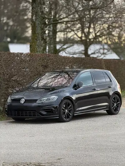 VW Golf 2.0 TSI R DSG 4motion — Sportive intégrale 319 ch, faible kilométrage — side view