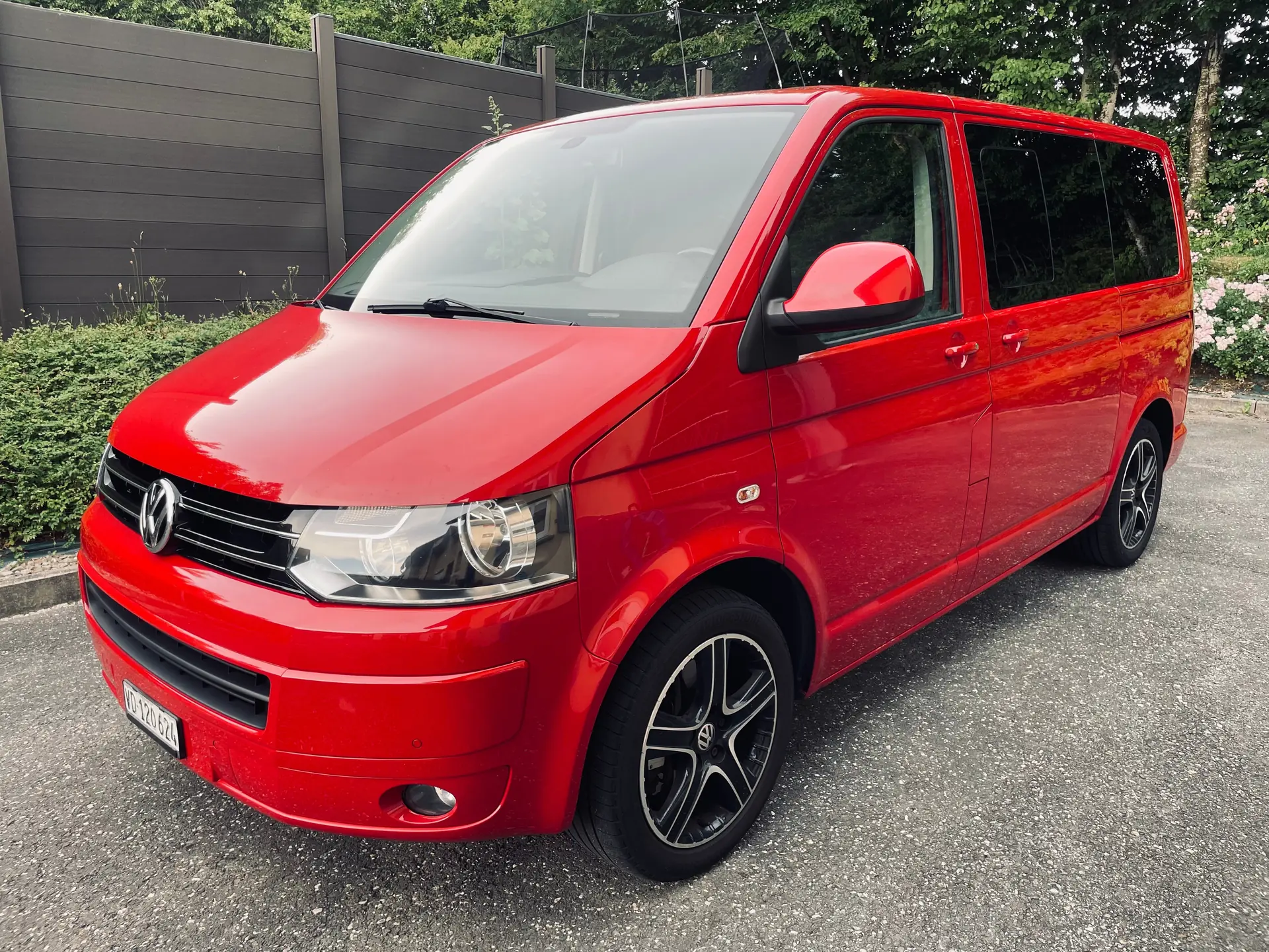 VW T5 Multivan Comfortline 180 CV — Monospace familial diesel, 7 places modulables — vista esterna