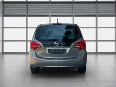 Opel Meriva 1.7 CDTi Cosmo — Monospace compact diesel automatique, entretien impeccable — détail