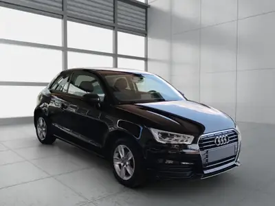 Audi A1 1.0 TFSI Design — Citadine urbaine fiable, entretien récent — Heckansicht