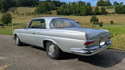Mercedes-Benz 220 SEB 1964 — Coupé classique d'exception, 78 900 km authentiques — fianco