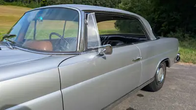 Mercedes-Benz 220 SEB 1964 — Coupé classique d'exception, 78 900 km authentiques — Miniatura 8