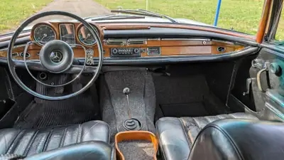 Mercedes-Benz 220 SEB 1964 — Coupé classique d'exception, 78 900 km authentiques — Miniatura 10
