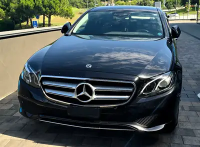 Mercedes-Benz E 200 — Berline élégante, motorisation efficace et 153'000 km — interni