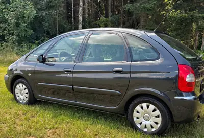 Citroën Xsara Picasso 2.0i 16V Exclusive — Monospace familial quasi neuf, 18 600 km — Außenansicht