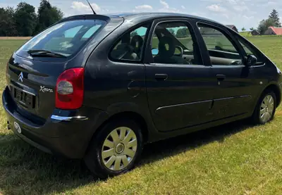 Citroën Xsara Picasso 2.0i 16V Exclusive — Monospace familial quasi neuf, 18 600 km — Heckansicht