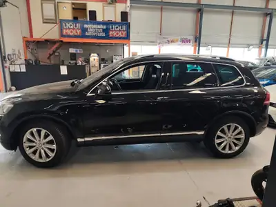 Volkswagen Touareg 3.0 V6 TDI 245 — SUV premium diesel, entretien soigné — intérieur