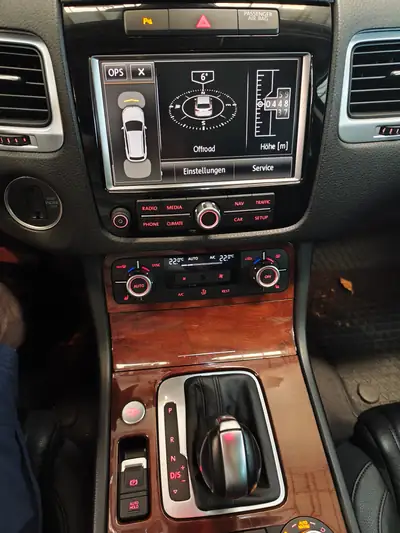Volkswagen Touareg 3.0 V6 TDI 245 — SUV premium diesel, entretien soigné — Miniature 11