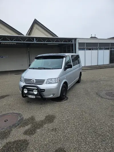VW T5 Caravelle — Monospace diesel polyvalent, 303'000 km, transmission automatique — vue extérieure