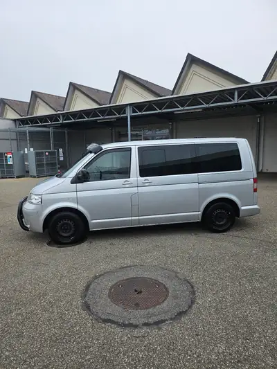 VW T5 Caravelle — Monospace diesel polyvalent, 303'000 km, transmission automatique — arrière
