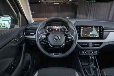 Skoda Scala 1.5 TSI Top Selection DSG — Berline dynamique, peu kilométrée, garantie 5 ans — Miniatur 16