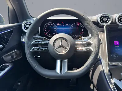 Mercedes-Benz GLC 400 e — SUV hybride rechargeable haute performance, 20 km seulement — Miniature 11