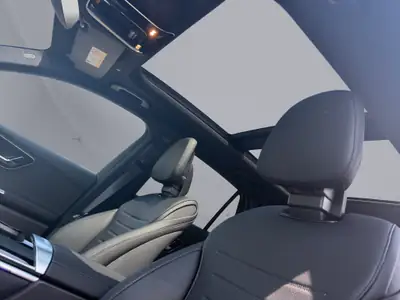Mercedes-Benz GLC 400 e — SUV hybride rechargeable haute performance, 20 km seulement — Miniature 18