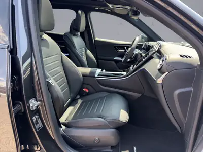 Mercedes-Benz GLC 400 e — SUV hybride rechargeable haute performance, 20 km seulement — Miniature 20