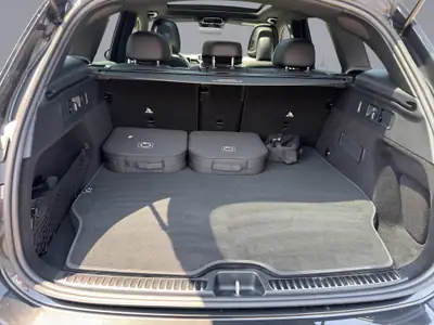Mercedes-Benz GLC 400 e — SUV hybride rechargeable haute performance, 20 km seulement — Miniature 21