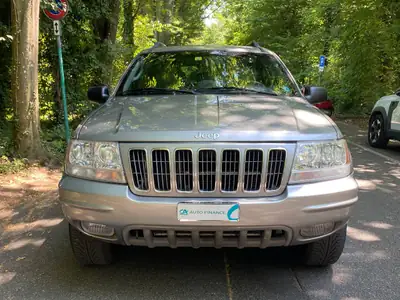 Jeep Grand Cherokee 4.7 Overland — SUV polyvalent, traction intégrale, sièges cuir chauffants — vue extérieure