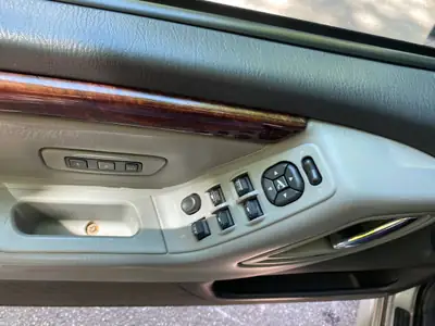 Jeep Grand Cherokee 4.7 Overland — SUV polyvalent, traction intégrale, sièges cuir chauffants — Miniature 17
