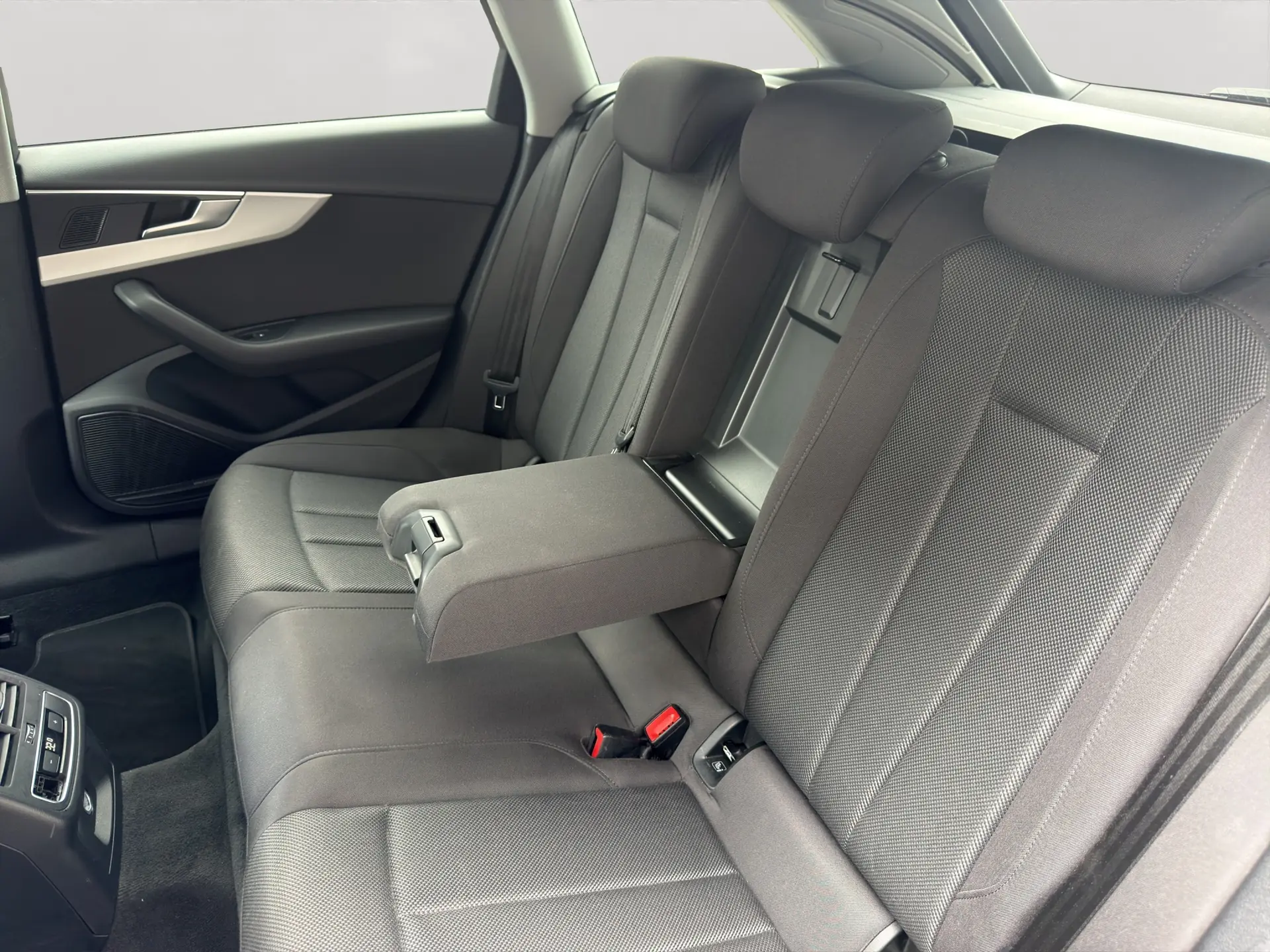 Audi A4 2020 occasion Meyrin — 3