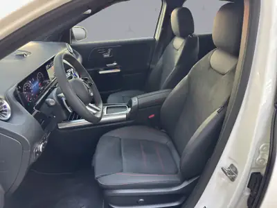 Mercedes-Benz GLA 200 Night Star AMG Line — SUV compact hybride, 20 km seulement — Miniature 9