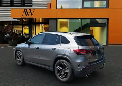 Mercedes-Benz GLA 200 AMG Line 4Matic — SUV compact 4x4, service gratuit 10 ans inclus — côté