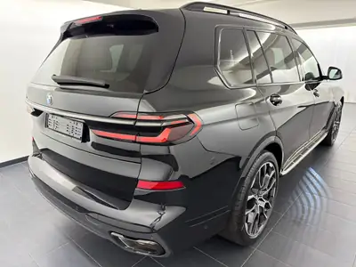 BMW X7 xDrive 48V 40i M Sport Pro — SUV 7 places premium, motorisation hybride, primo-propriétaire — arrière