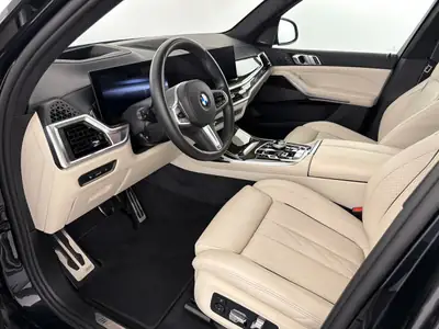BMW X7 xDrive 48V 40i M Sport Pro — SUV 7 places premium, motorisation hybride, primo-propriétaire — intérieur