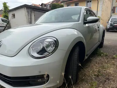VW Beetle 1.2 TSI — Compacte iconique, entretien complet, prête à rouler — interni