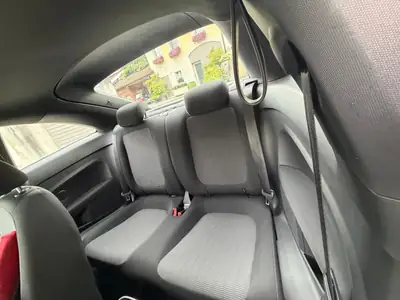 VW Beetle 1.2 TSI — Compacte iconique, entretien complet, prête à rouler — Miniatura 8