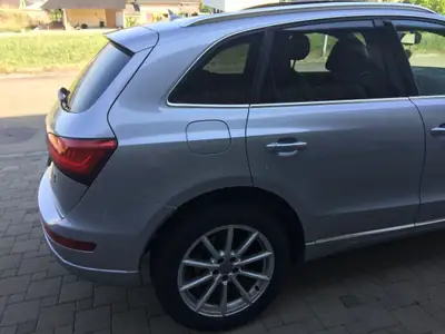Audi Q5 TDI 2.0 — SUV premium diesel, tout-terrain 4x4, toit panoramique — Innenraum