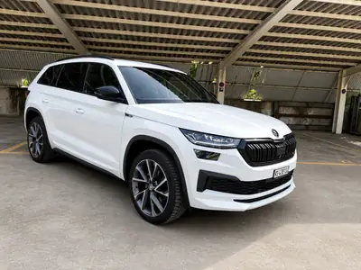 Skoda Kodiaq 2.0 TSI Sportline — SUV spacieux 5 places, sans sinistre — side view