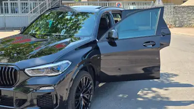 BMW X5 M50i xDrive 2021 — SUV haute performance, 72'000 km seulement — vista esterna