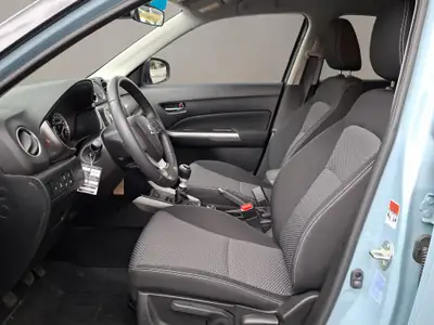 Suzuki Vitara 1.4T Compact+ Hybrid 4x4 — SUV polyvalent à motorisation hybride et transmission manuelle — détail