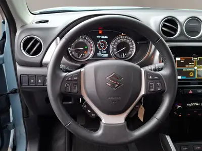 Suzuki Vitara 1.4T Compact+ Hybrid 4x4 — SUV polyvalent à motorisation hybride et transmission manuelle — Miniature 7