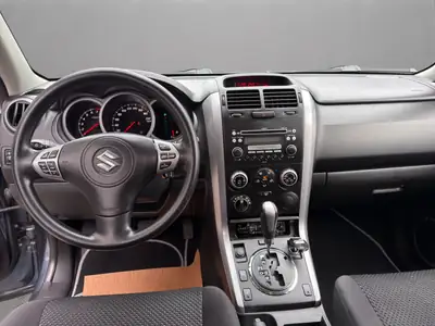 Suzuki Grand Vitara 2.0 16V Top — SUV polyvalent 4x4 automatique, entretien complet — Miniatura 14