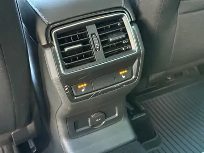 Skoda Karoq 2.0 TDI 4x4 — SUV robuste, moteur diesel performant, garantie constructeur 36 mois — Miniatura 21