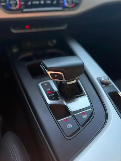 Audi A5 2.0 40 TFSI S Line Quattro — Berline sportive hybride légère, 98'000 km — Miniatur 10