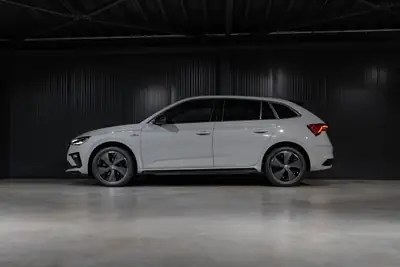 Skoda Scala 1.0 TSI Monte Carlo — Compacte dynamique avec toit panoramique et garantie 5 ans — Heckansicht