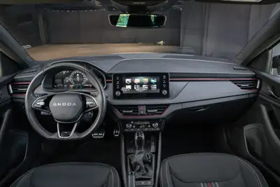 Skoda Scala 1.0 TSI Monte Carlo — Compacte dynamique avec toit panoramique et garantie 5 ans — Miniatur 15
