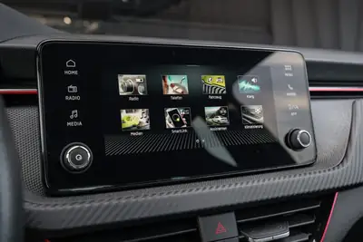 Skoda Scala 1.0 TSI Monte Carlo — Compacte dynamique avec toit panoramique et garantie 5 ans — Miniatur 18
