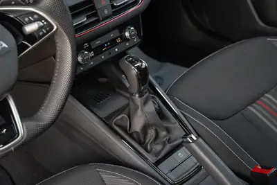 Skoda Scala 1.0 TSI Monte Carlo — Compacte dynamique avec toit panoramique et garantie 5 ans — Miniatur 20