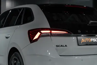 Skoda Scala 1.0 TSI Monte Carlo — Compacte dynamique avec toit panoramique et garantie 5 ans — Miniatur 28