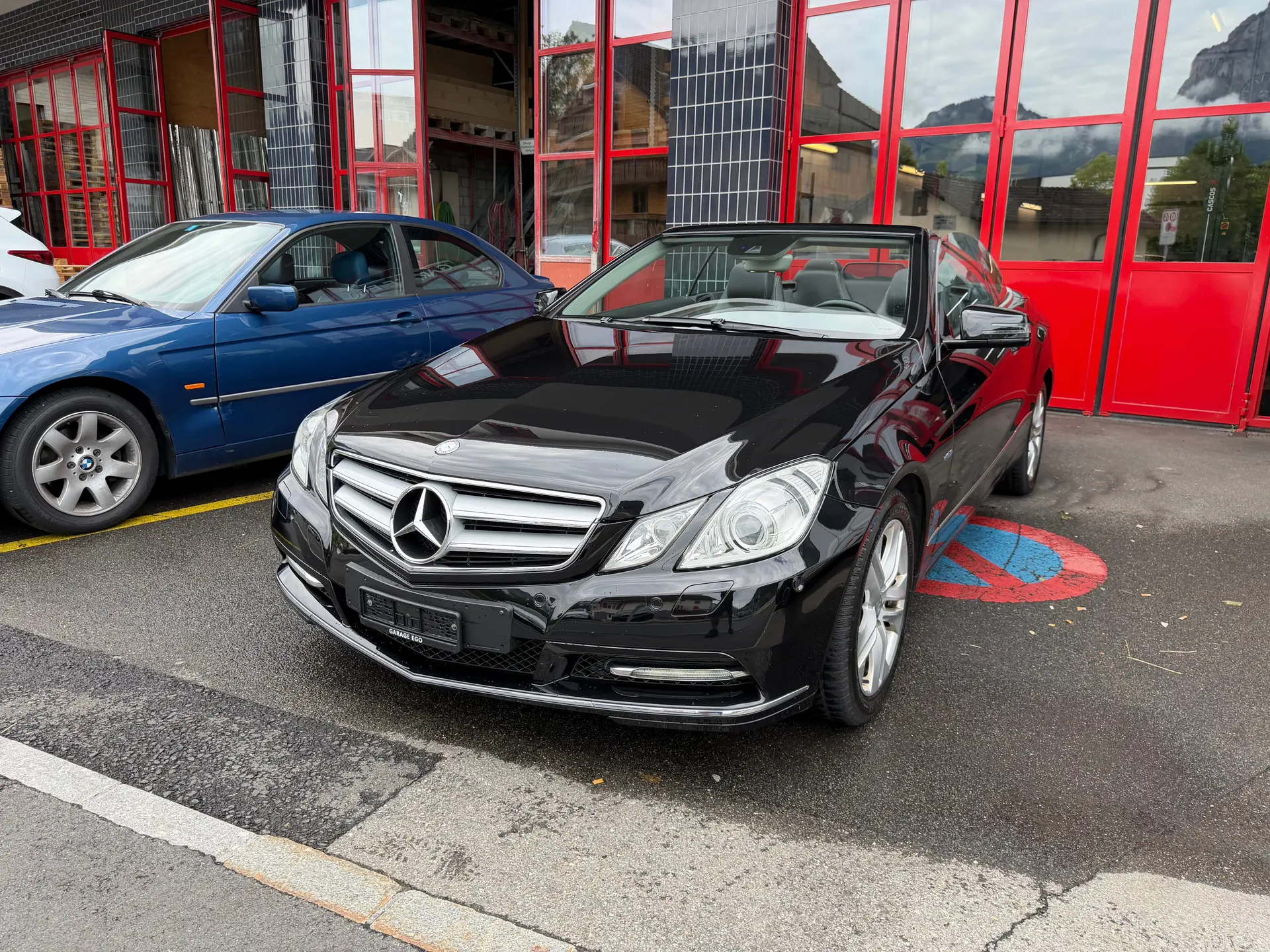 Mercedes-Benz E 200 CGI Cabriolet — Décapotable élégante, motorisation essence fiable — vue extérieure